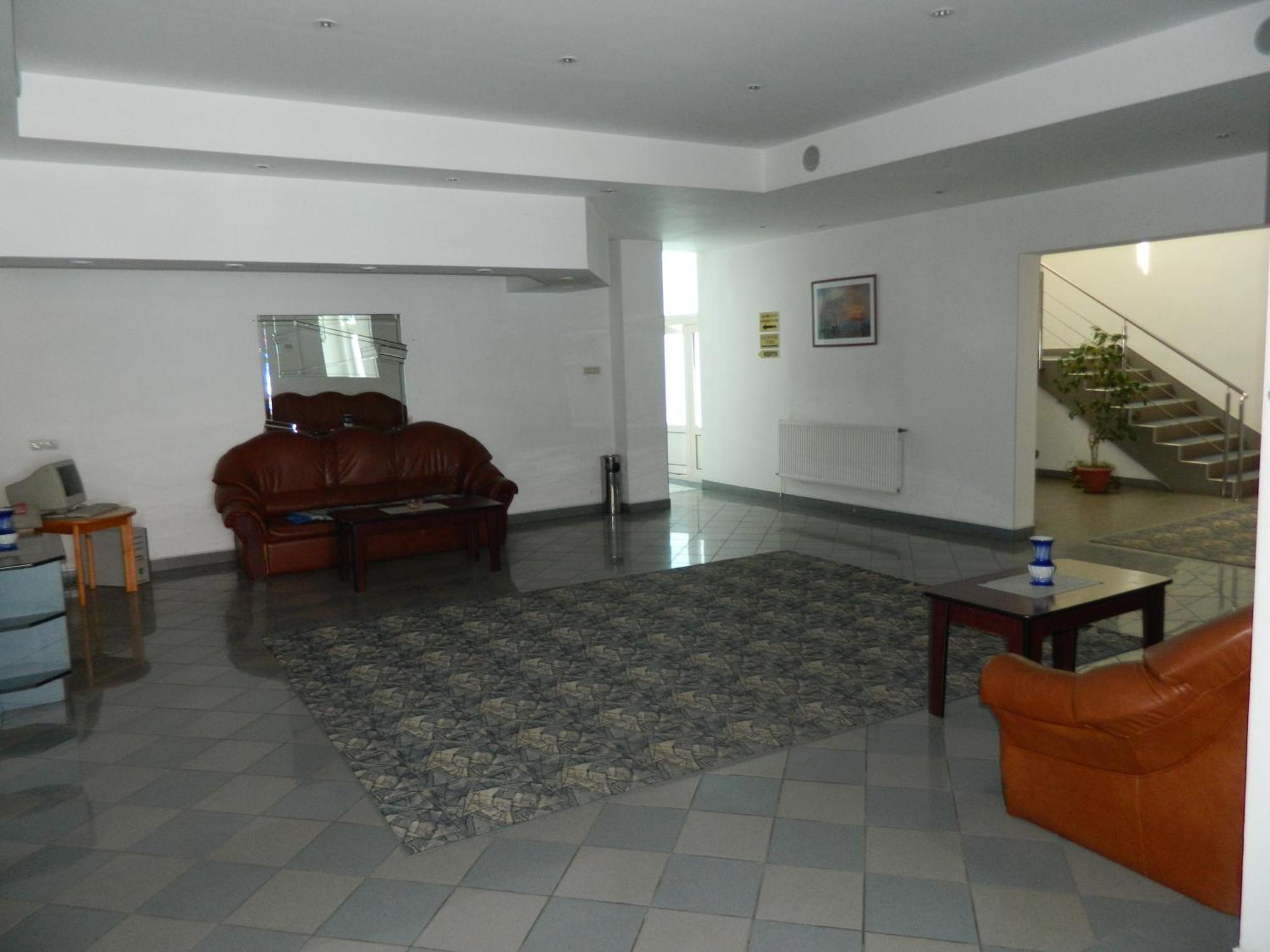 Hotel Iris Tîrnăveni エクステリア 写真