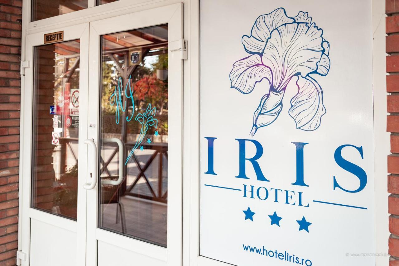 Hotel Iris Tîrnăveni エクステリア 写真